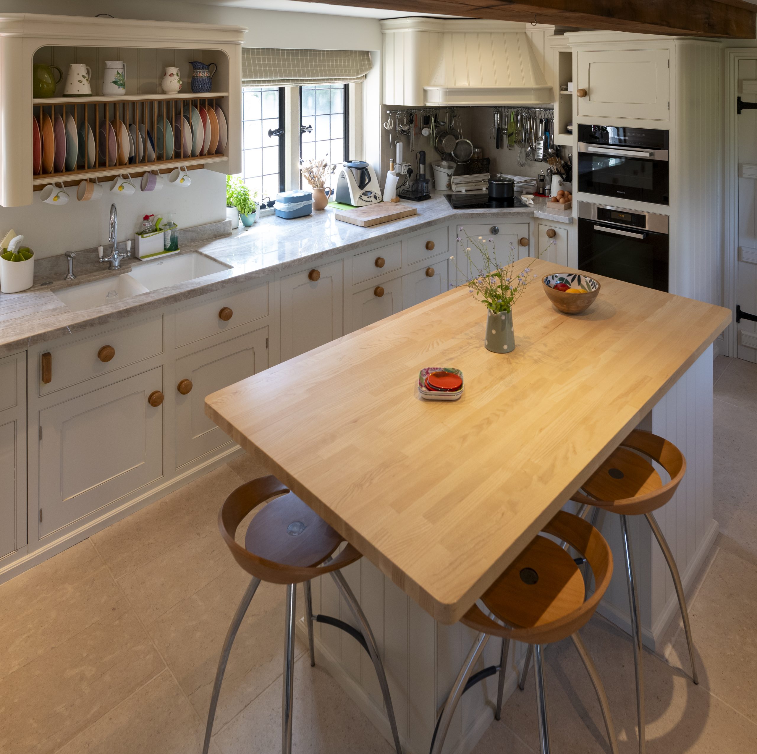 L1000465Laurels interiors