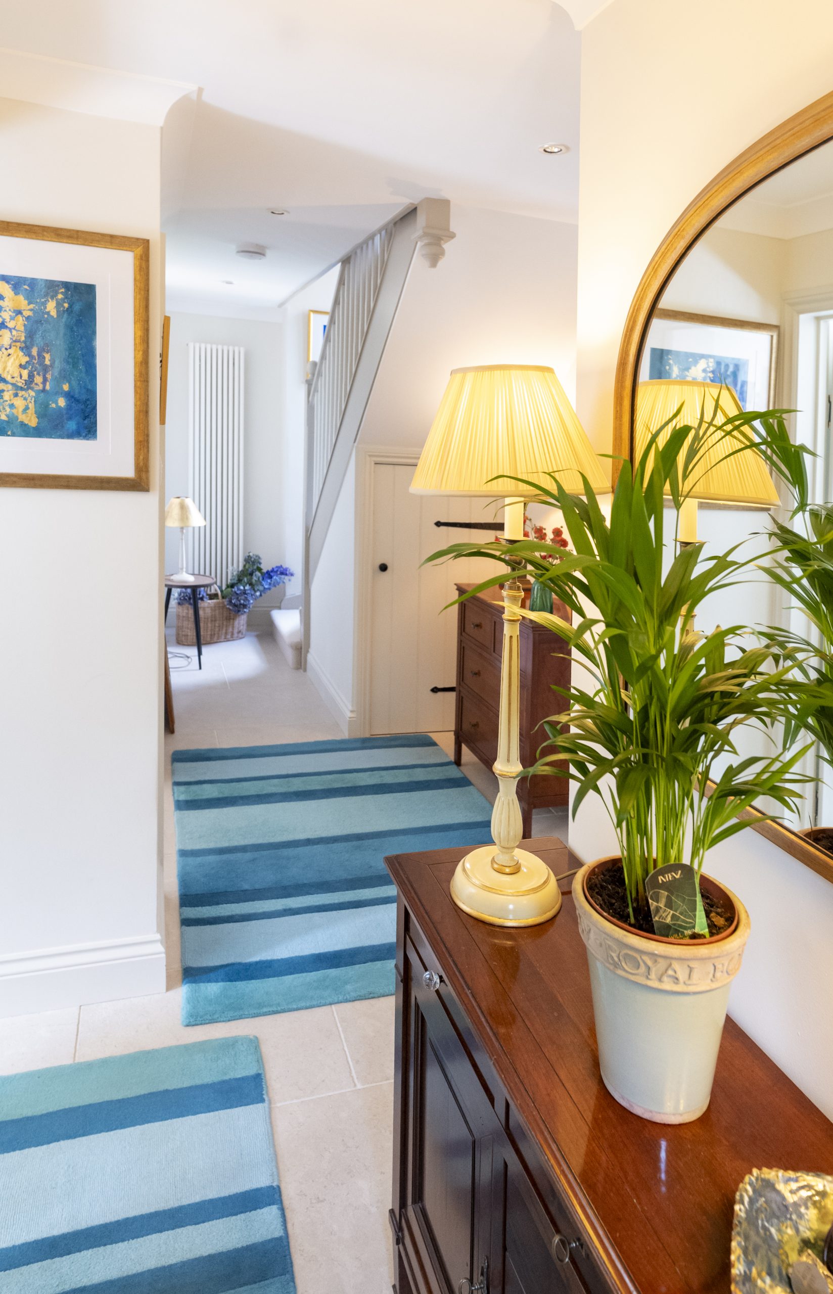 L1000477Laurels interiors